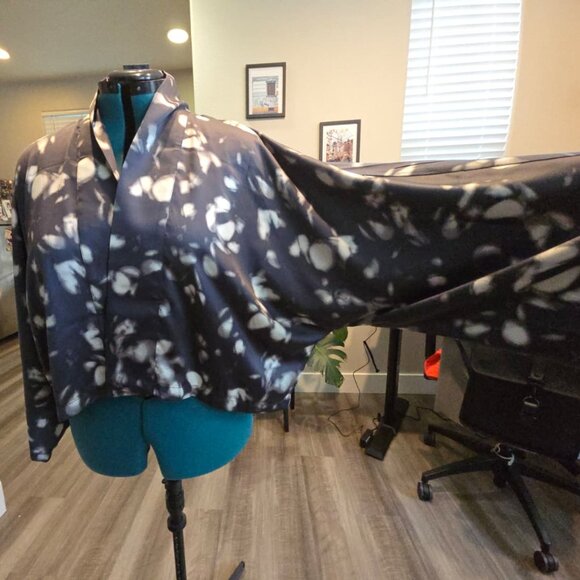 Kimono – Versatile Layering Piece - Picture 2 of 3